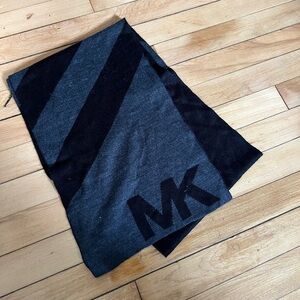 Michael Kors logo grey striped scarf